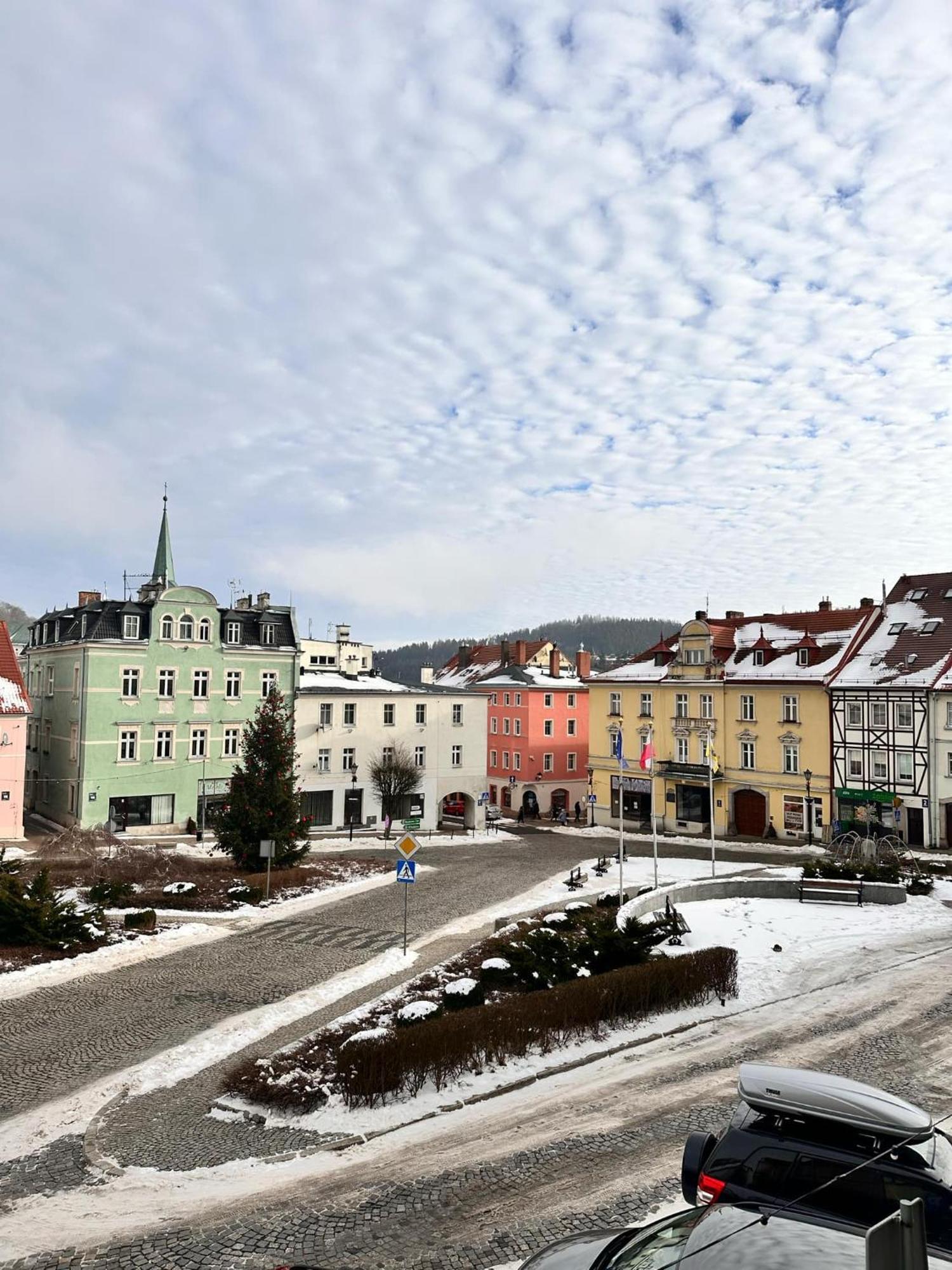 Apartament W Rynku - Duszniki- Zdroj Lägenhet Duszniki Zdrój Exteriör bild